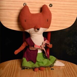 Super cute, pre-loved excellent condition Maileg stuffed fox doll 13"